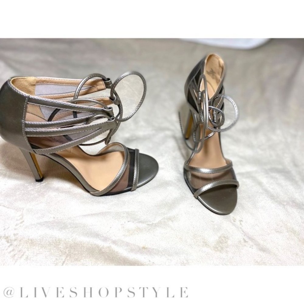 NWOB BCBG metallic mesh grey high heel. Size 8.